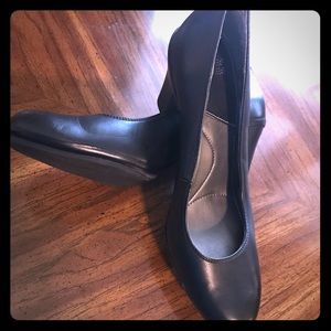 Mootsies Tootsies, Black, timeless black heel